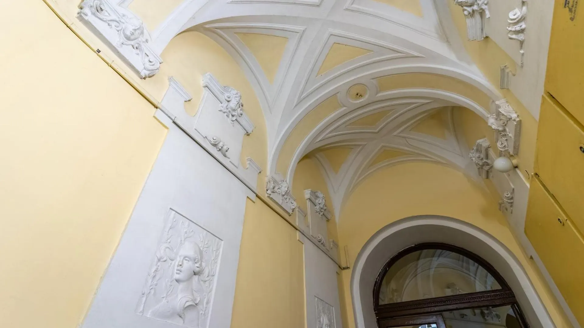 Apartment Wave - 3 Bedroom Apt In Center Budapest