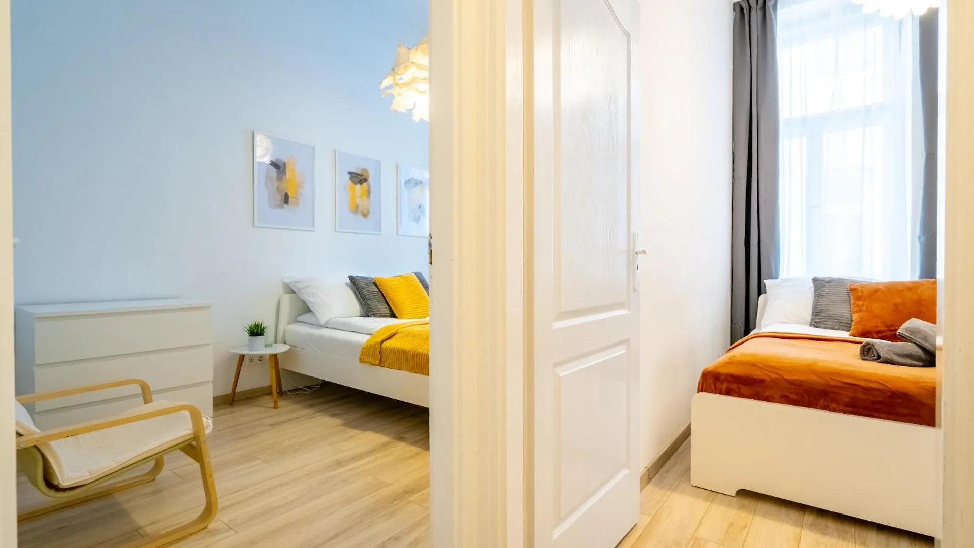 Wave - 3 Bedroom Apt In Center Budapest 0*,